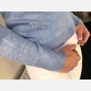 NoConcept V-neck sparkle snaffle light blue